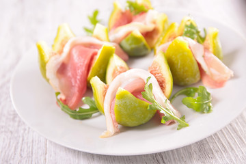 appetizer, fig and prosciutto ham