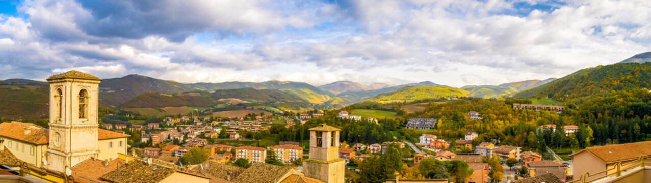 Panoramic photo of Cascia in Umbria, Italy with colorful autumn