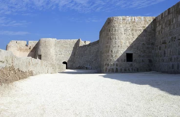 Fototapete Gründungsarbeit Bahrain, Manama , the Portuguese fort of the XVI century also known as Bahrain Fort.