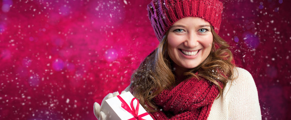 Frau in Weihnachtsstimmung