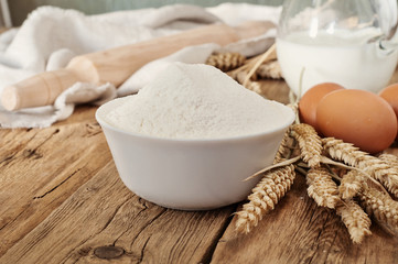 Flour in ceramic bowl closeup