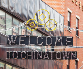 Naklejka premium Welcome to chinatown sign in Manhattan