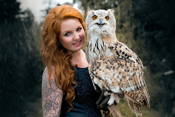 Der Uhu und das Model