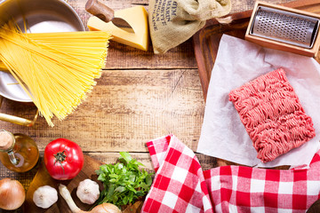 ingredients for spaghetti bolognese