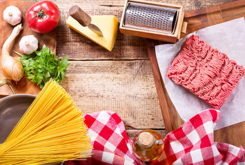 ingredients for spaghetti bolognese