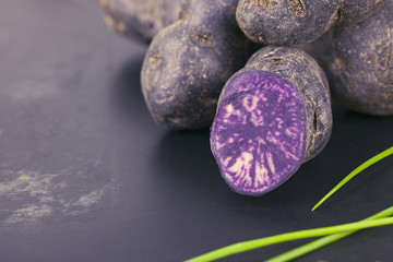 Kartoffelsorte Vitelotte Noir