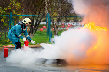 exercises on extinguishing the fire using a fire extinguisher