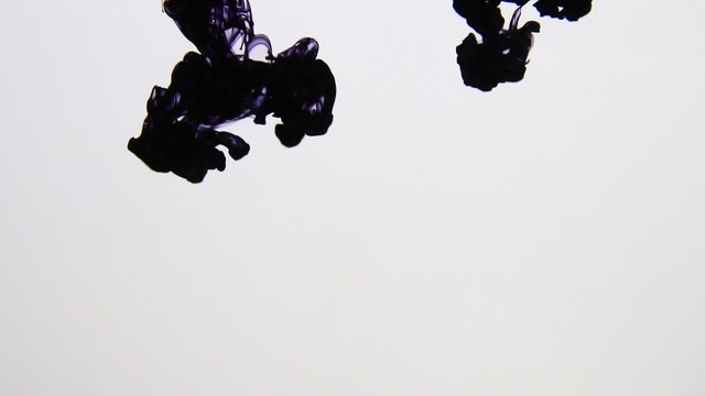 suda dağılan m&uuml;rekkep