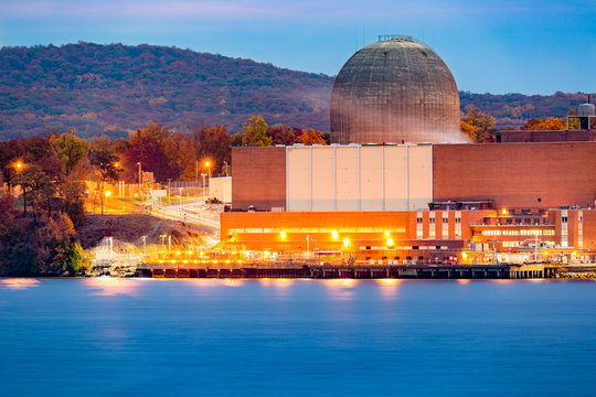 Nuclear reactor on the Hudson River, north of New york City