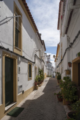 Fototapeta na wymiar Paseando por las calles de la ciudad de Elvas, Portugal