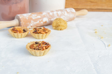 Tart cashew and raisin