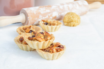Tart cashew and raisin