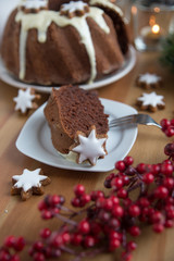 Lebkuchen Gugelhupf mit Zimtsternen 