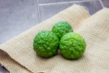 Bergamot and onion on fabric