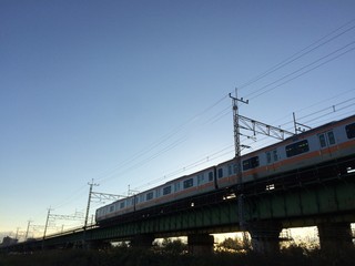 Fototapeta na wymiar 夕暮れの鉄橋