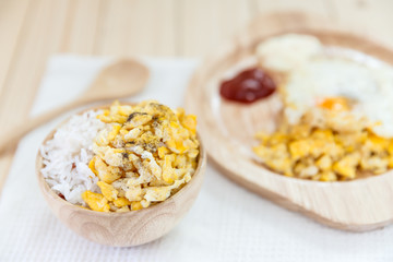 scrambled egg on rice