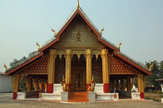 Laos, temple bouddhiste à Luang Prabang
