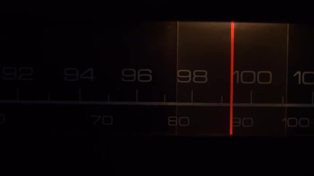 Tuning on old 70´s radio