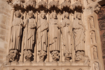 Apostles, Notre dame de Paris - 95012078