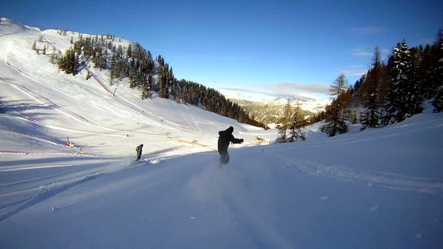 Fresh snow snowboarding