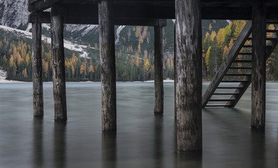 Palafitta sul lago di Braies