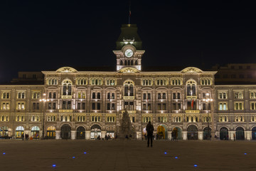 Obraz premium Trieste square of liberty at night
