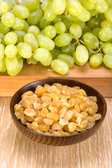 white seedless grapes and raisins