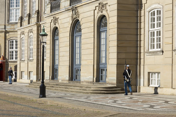 Wachen vor dem Palast