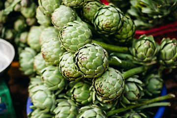 Fototapeta na wymiar artichokes green market