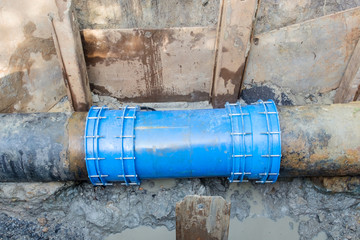 700 mm diameter water pipe fixed, between cast rion and ductile
