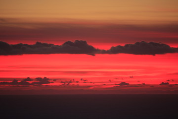 soleil rougeoyant en Corse