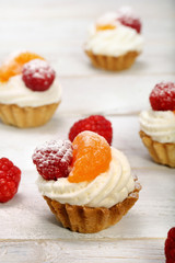 Fruit muffin with white cream