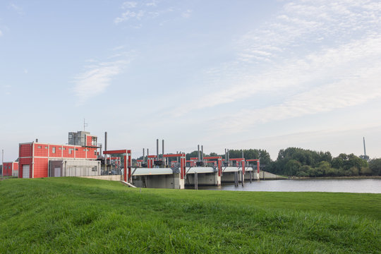 Sturmflut-Sperrwerk Billwerder Bucht 