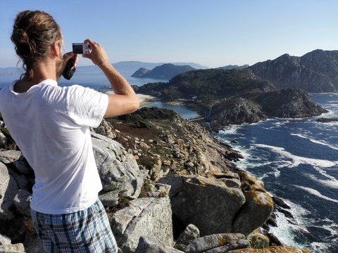 Man taking picture of cies island