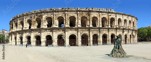 Les arènes de Nîmes et le toréador