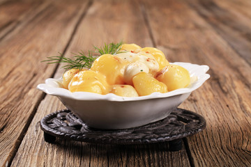 Parisian potatoes with mozzarella cheese