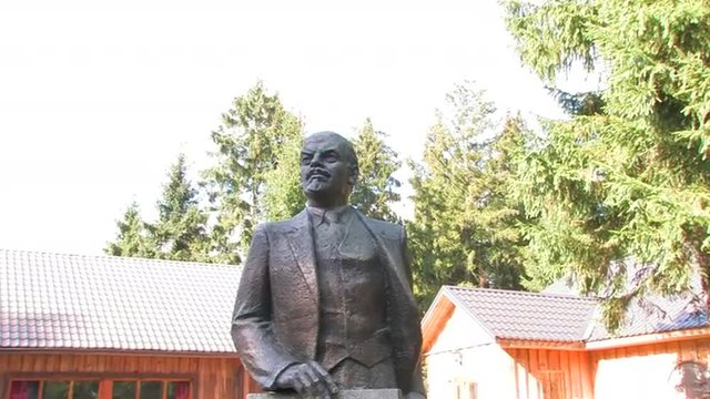 Lenin monument 1