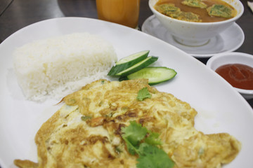 Thai omelette with rice