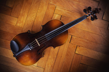 Fototapeta na wymiar Old Dusty Violin Details