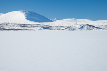 sonniger Wintertag in Schweden