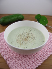 Kalte Gurkensuppe mit Pfeffer