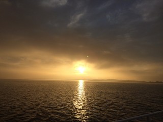 Herbstsonne im Nebel