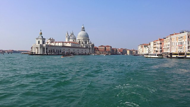 Waterbus tour tourist pov Veiw to Grand 