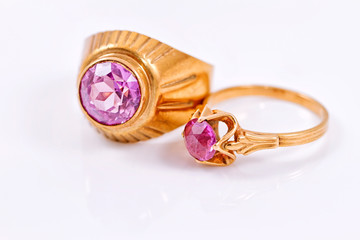 Gold ring with alexandrite