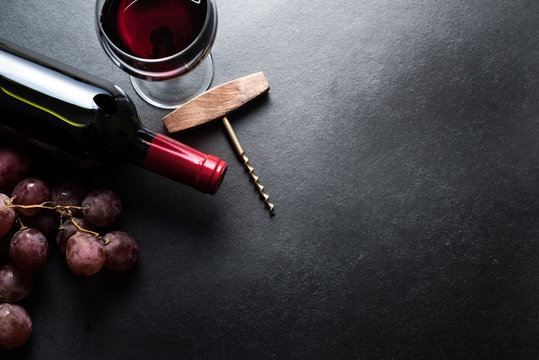 Red Wine And Grapes Border Background