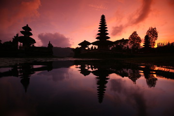 ASIA INDONESIA BALI LAKE BRATAN PURA ULUN DANU TEMPLE