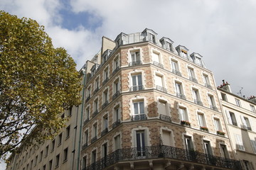 Fototapeta premium Immeuble ancien à Paris