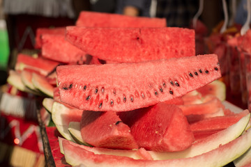 Sandía fresca en pedazos.