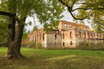 Obraz premium Chinese Theater (1778) Ruins, in the Alexander Park, Tsarskoye Selo, Russia.