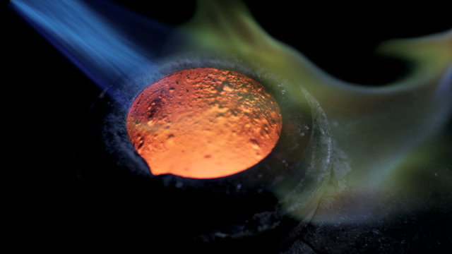 video footage of melting dowm metal in a Jewelry Shot on RED EPIC Cinema Camera 4к